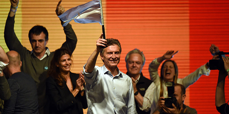 Mauricio Macri festeggia dopo i risultati del primo turno. (EITAN ABRAMOVICH/AFP/Getty Images)