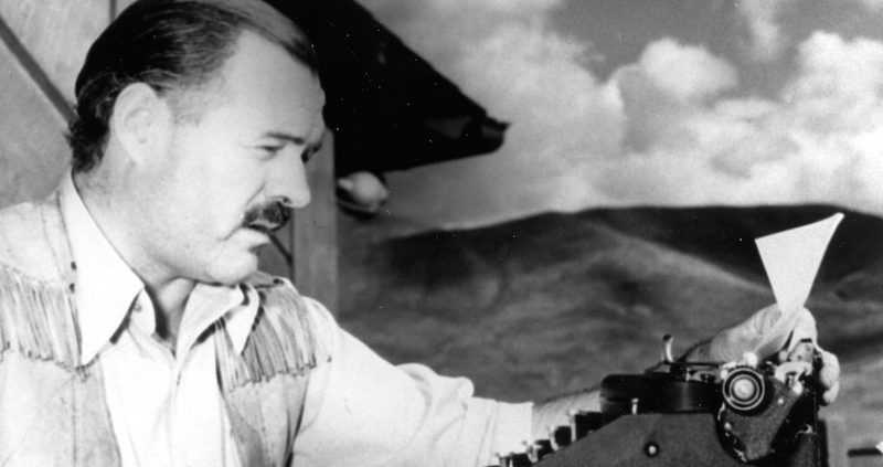 Ernest Hemingway nel 1939 a Sun Valley lodge, in Idaho. 
(AP Photo/File)