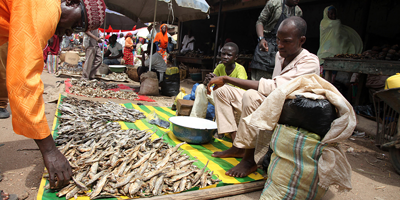 Il mercato di Yola, in Nigeria, 8 maggio 2015 (EMMANUEL AREWA/AFP/Getty Images)