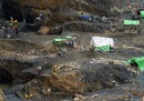 Più di 100 persone sono morte nella miniera franata in Myanmar