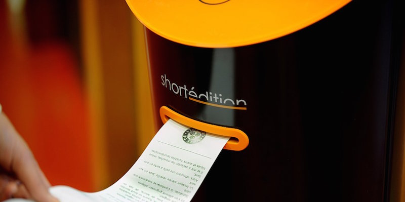 Un distributore automatico di racconti a Grenoble
(Short Édition)