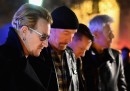 Le foto degli U2 vicino al Bataclan, a Parigi