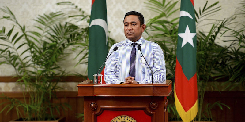 Il presidente delle Maldive Yameen Abdul durante un discorso alla nazione il 25 ottobre. (Maldives President’s Office via AP)