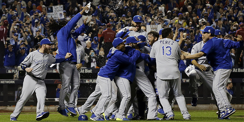 I Kansas City Royals al termine delle World Series (AP Photo/David J. Phillip)