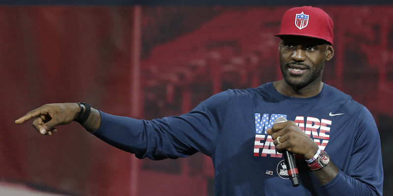 LeBron James all'Università di Akron (AP Photo/Tony Dejak)