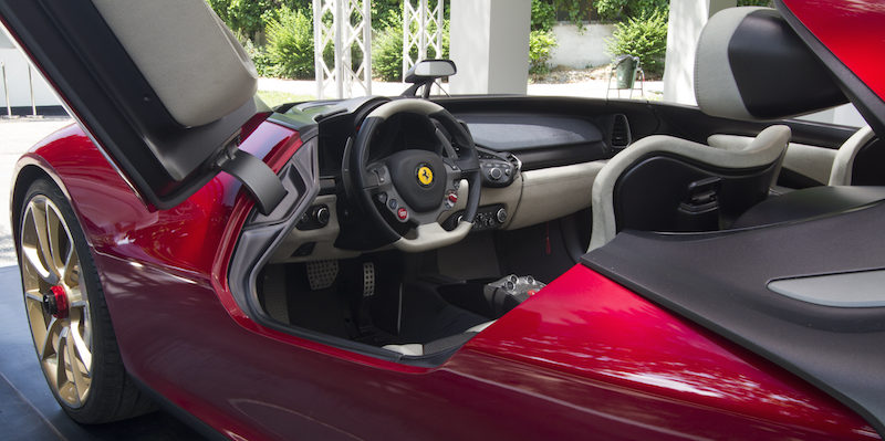 Il prototipo di una Ferrari Sergio disegnata da Pininfarina. Al salone dell'auto di Parco Valentino, Torino. 
(ANSA)