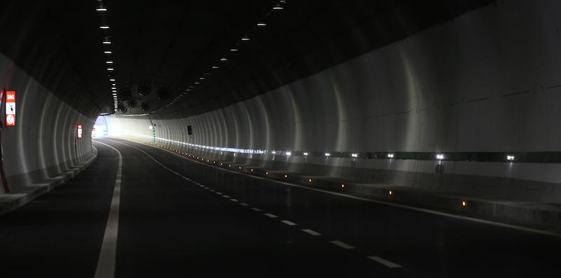 Un tratto della variante di valico dell'autostrada A1, inaugurata oggi, 23 dicembre 2015. ANSA/GIORGIO BENVENUTI