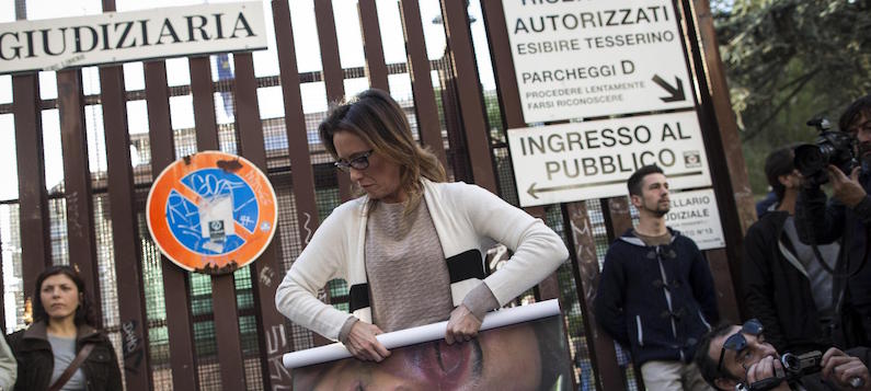 Ilaria Cucchi all'esterno della Procura di Roma per incontrare il procuratore capo di Roma, Giuseppe Pignatone, 3 novembre 2014. 
ANSA/MASSIMO PERCOSSI
