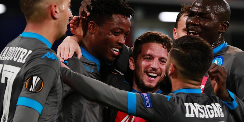 I giocatori del Napoli dopo il primo gol contro il Legia (CARLO HERMANN/AFP/Getty Images)