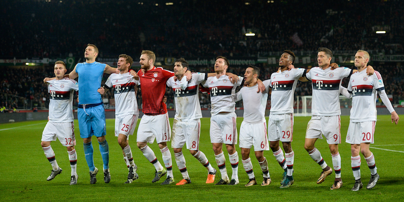 I giocatori del Bayern dopo la vittoria contro l'Hannover (NIGEL TREBLIN/AFP/Getty Images)