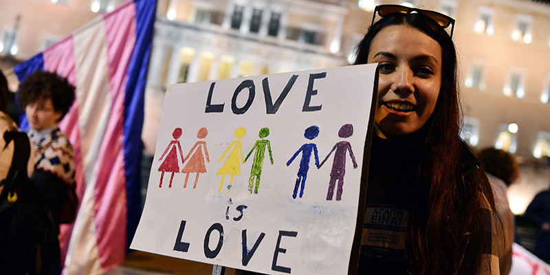 Una manifestazione fuori dal parlamento di Atene, 22 dicembre 2015 (LOUISA GOULIAMAKI/AFP/Getty Images)