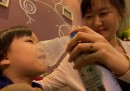 Le bottigliette di aria pulita vendute in Cina