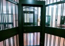 Un detenuto ha registrato le guardie carcerarie che ammettono di averlo picchiato