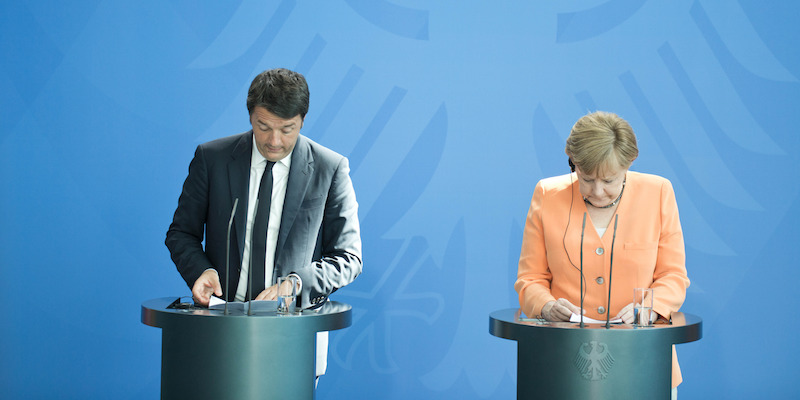 Angela Merkel e Matteo Renzi durante una conferenza stampa a Berlino il primo luglio 2015. (Jörg Carstensen/picture-alliance/dpa/AP Images)