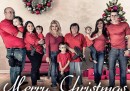 La cartolina di Natale di una politica americana con tutta la famiglia armata