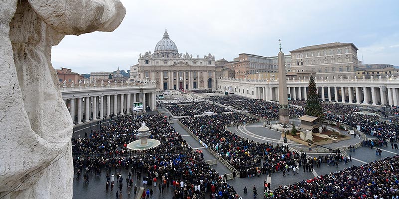 Una vista dall'alto di piazza San Pietro durante l'apertura del Giubileo straordinario. (ANDREAS SOLARO/AFP/Getty Images)