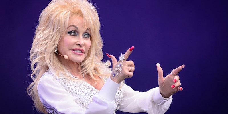 Dolly Parton al Festival di Glastonbury del 2014
(LEON NEAL/AFP/Getty Images)