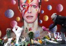 I fiori per David Bowie a Londra