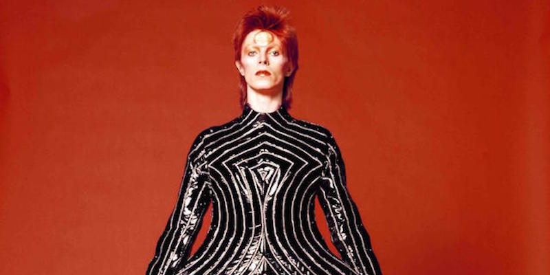 David Bowie con un costume disegnato dallo stilista giapponese Kansai Yamamoto, 1973
(ANSA/ Victoria &amp; Albert Museum London)