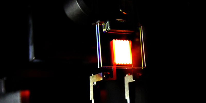 Il prototipo di lampadina a incandescenza progettato dal MIT. (Massachusetts Institute of Technology)