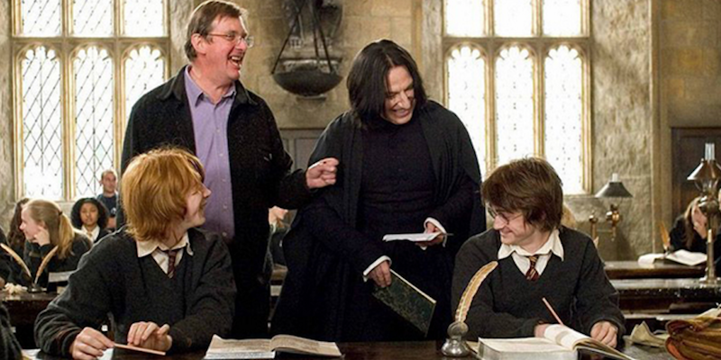 Alan Rickman scherza con Daniel Radcliffe durante le riprese di Harry Potter