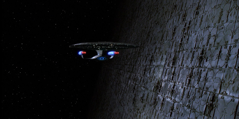 L'astronave Enterprise nei pressi di una Sfera di Dyson nell'episodio "Il naufrago del tempo" ("Star Trek: The Next Generation" - Stagione 6)
