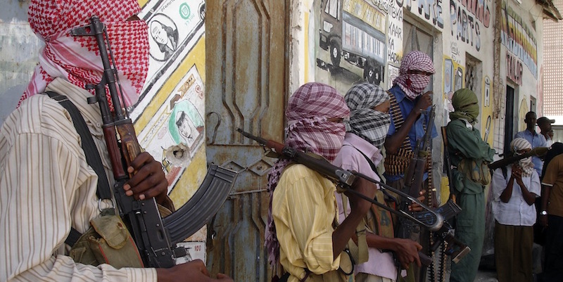 Miliziani di al Shabaab a Mogadiscio (AP Photo/Farah Abdi Warsameh)
