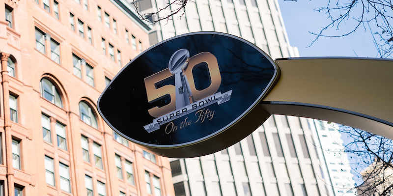 Un'insegna per il Super Bowl 50 a San Francisco, Stati Uniti.
(Mike Windle/Getty Images)