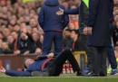L'allenatore del Manchester United si è buttato per terra per imitare una simulazione