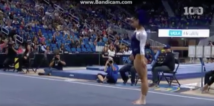 Il magnifico esercizio della ginnasta Sophina DeJesus