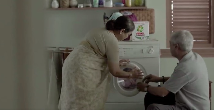 Lo spot molto visto di un detersivo sulla diseguaglianza di genere in India