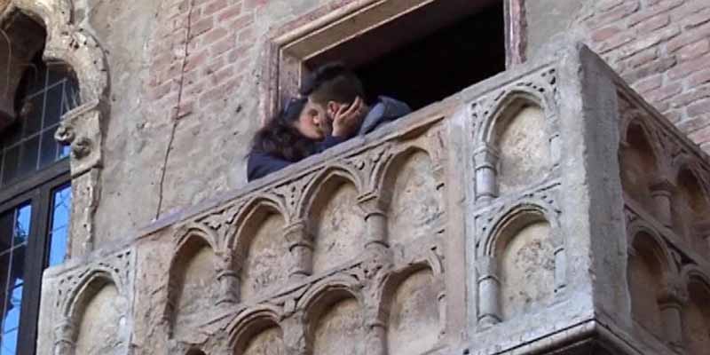 Il balcone di Giulietta e Romeo a Verona. (ANSA)