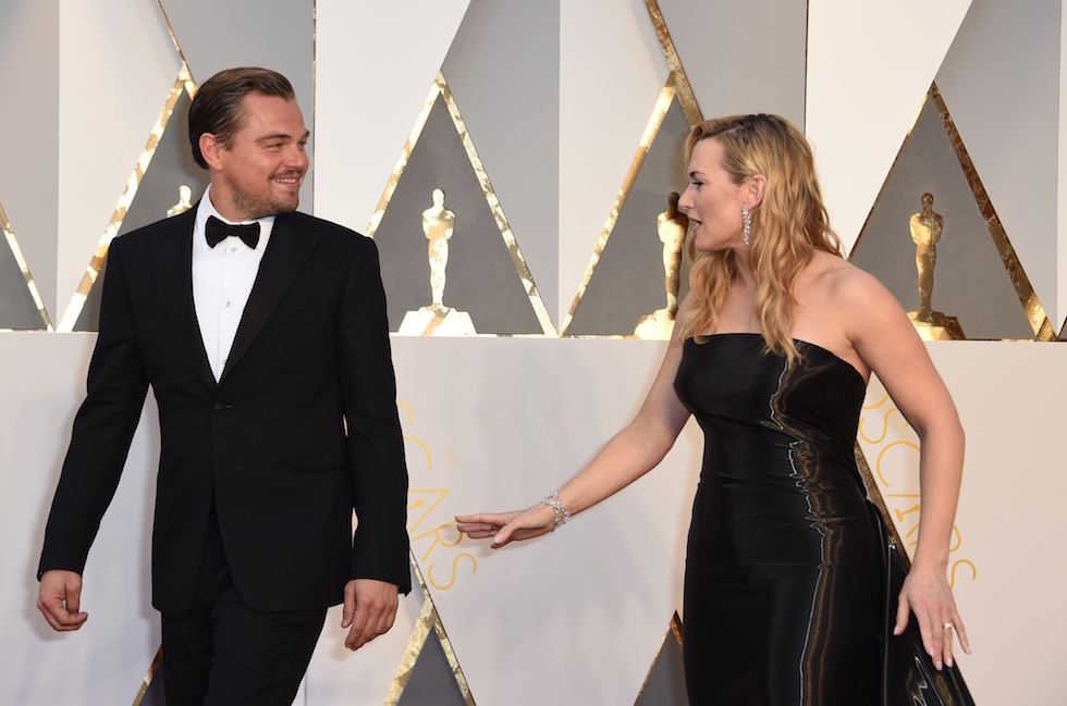 Leonardo DiCaprio e Kate Winslet sul red carpet degli Oscar (VALERIE MACON/AFP/Getty Images)