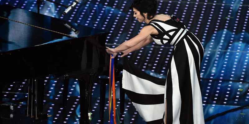 Sanremo 2016, i musicisti con i nastri arcobaleno