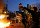 Gli scontri di stanotte a Hong Kong