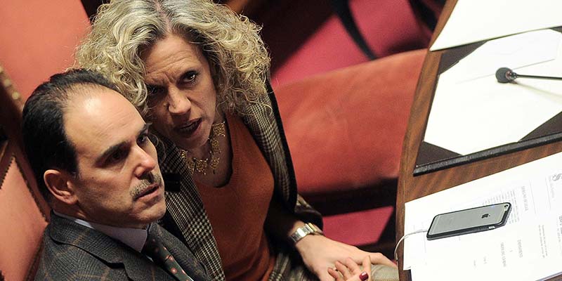 Andrea Marcucci e Monica Cirinnà al Senato durante la discussione, 16 febbraio 2016 (Cimaglia / LaPresse)