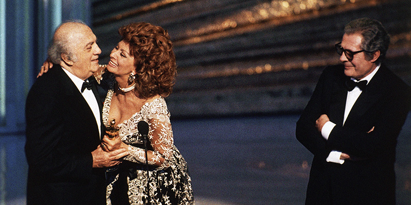 Federico Fellini, Sophia Loren e Marcello Mastroianni (AP Photo/Reed Saxon)