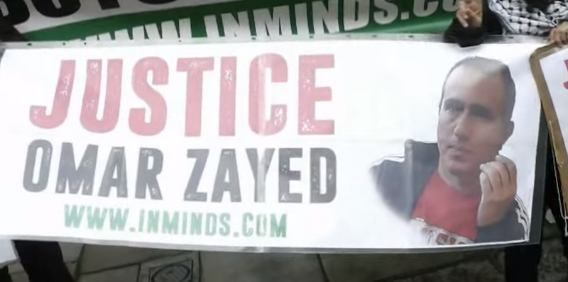 Una foto scattata durante una manifestazione a favore di Omar Nayef Zayed che si è tenuta di fronte all'ambasciata bulgara di Londra l'8 gennaio 2016
