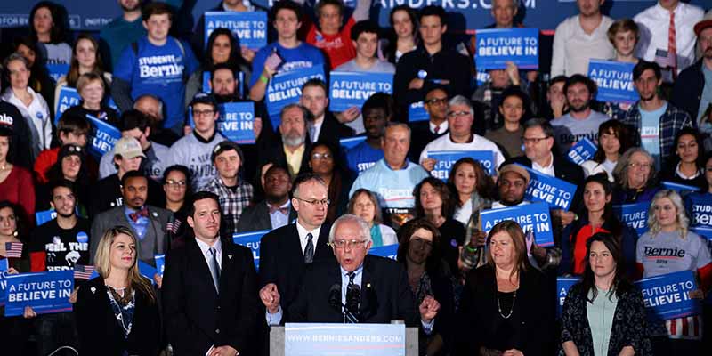 Bernie Sanders dopo la vittoria. (JEWEL SAMAD/AFP/Getty Images)