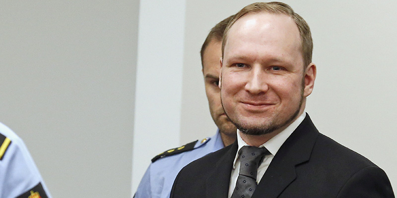 Anders Behring Breivik nell'agosto del 2012 in un tribunale di Oslo (AP/Heiko Junge/NTB scanpix, Pool)