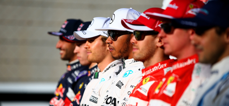 Dal primo piano in fondo: il pilota della squadra Williams Felipe Massa; i due piloti Ferrari, Kimi Raikkonen e Sebastian Vettel; i due piloti Mercedes, Lewis Hamilton e Nico Rosberg; i due piloti Red Bull, Daniil Kvyat e Daniel Ricciardo. 
(Mark Thompson/Getty Images)