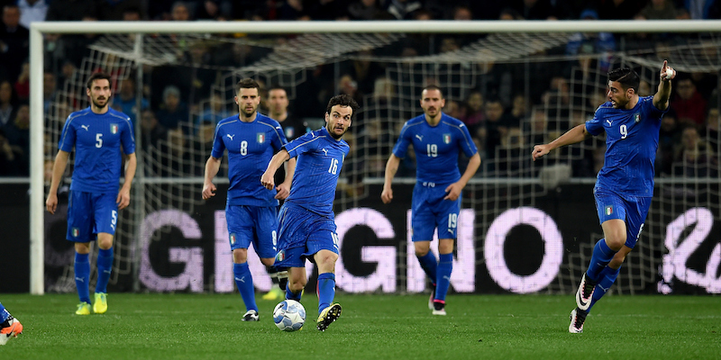 I giocatori dell'Italia nella partita conto la Spagna (Claudio Villa/Getty Images)