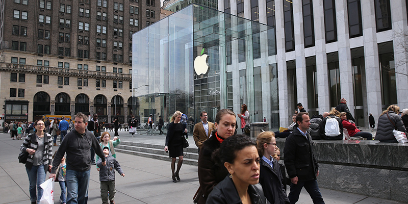 L'Apple Store sulla 5th Avenue a New York, Stati Uniti (John Moore/Getty Images)