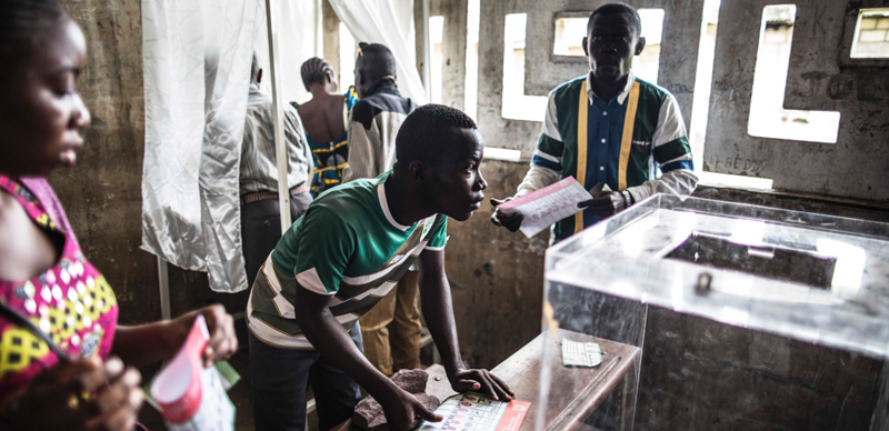 Un seggio a Brazzaville, in Congo. (MARCO LONGARI/AFP/Getty Images)