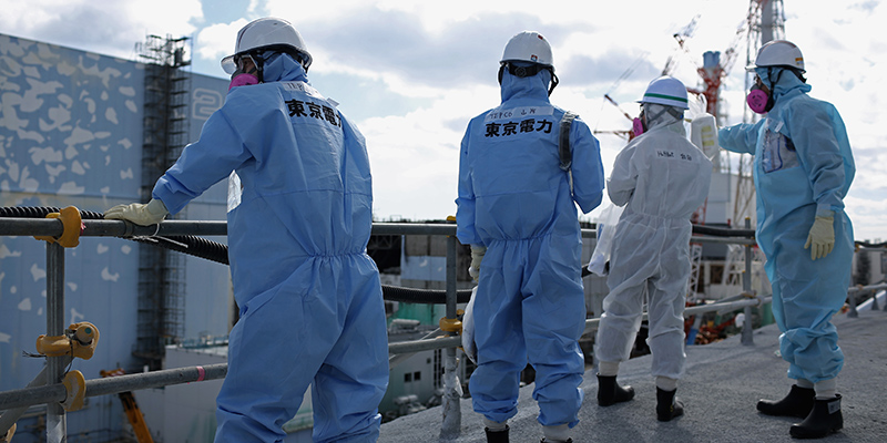 Operai al lavoro nell'impianto nucleare di Fukushima Daiichi - Fukushima, Giappone (Christopher Furlong/Getty Images)