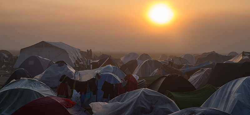 Tende nel campo di Idomeni all'alba del 19 marzo (Matt Cardy/Getty Images)