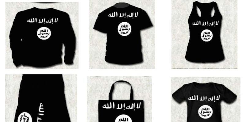 Magliette e altri capi di abbigliamento con i simboli del gruppo Stato islamico sequestrati dalla polizia spagnola ad agosto 2015 (Ministero dell'interno spagnolo)