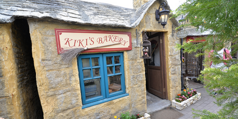 Kiki's Bakery, la panetteria della località giapponese Yufuin che riproduce un negozio del film di animazione Kiki. Consegne a domicilio di Hayao Miyazaki (Yufuin Floral Village)