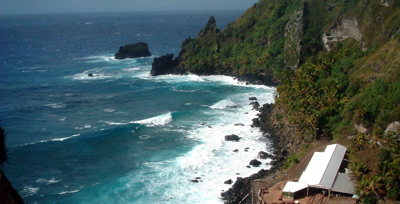 La Bounty Bay, dove si trova il porto dell'isola Pitcairn. (AP Photo/File)