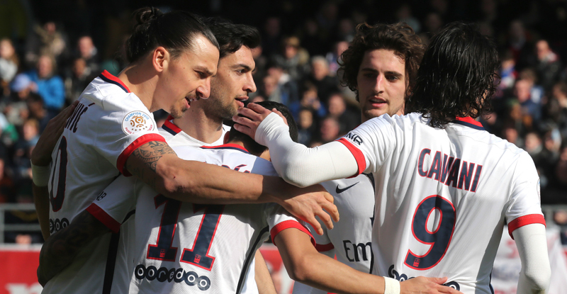 I giocatori del Paris Saint-Germain festeggiano dopo un gol contro il Troyes. (FRANCOIS NASCIMBENI/AFP/Getty Images)